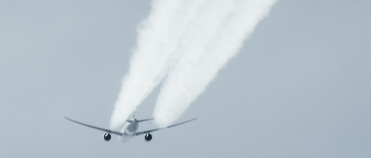 Flugzeug mit angeblichen Chemtrails