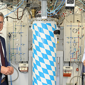 Wissenschaftsminister Bernd Sibler und WMI-Direktor Prof. Rudolf Gross