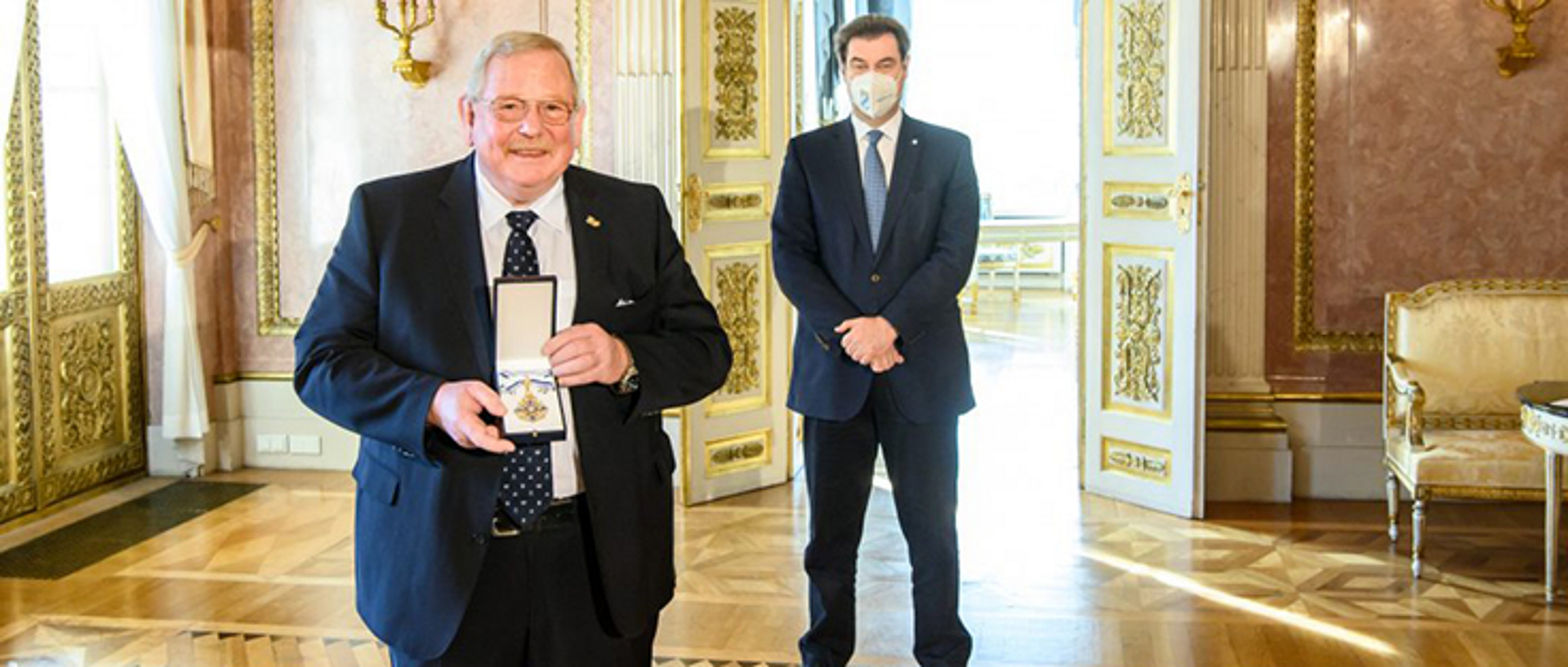 Reinhard Genzel und Markus Söder bei der Ordensverleihung Reinhard Genzel und Markus Söder bei der Ordensverleihung