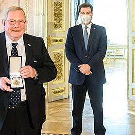 Reinhard Genzel und Markus Söder bei der Ordensverleihung