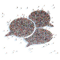Menschenmenge formt Sprechblasen aus Vogelperspektive